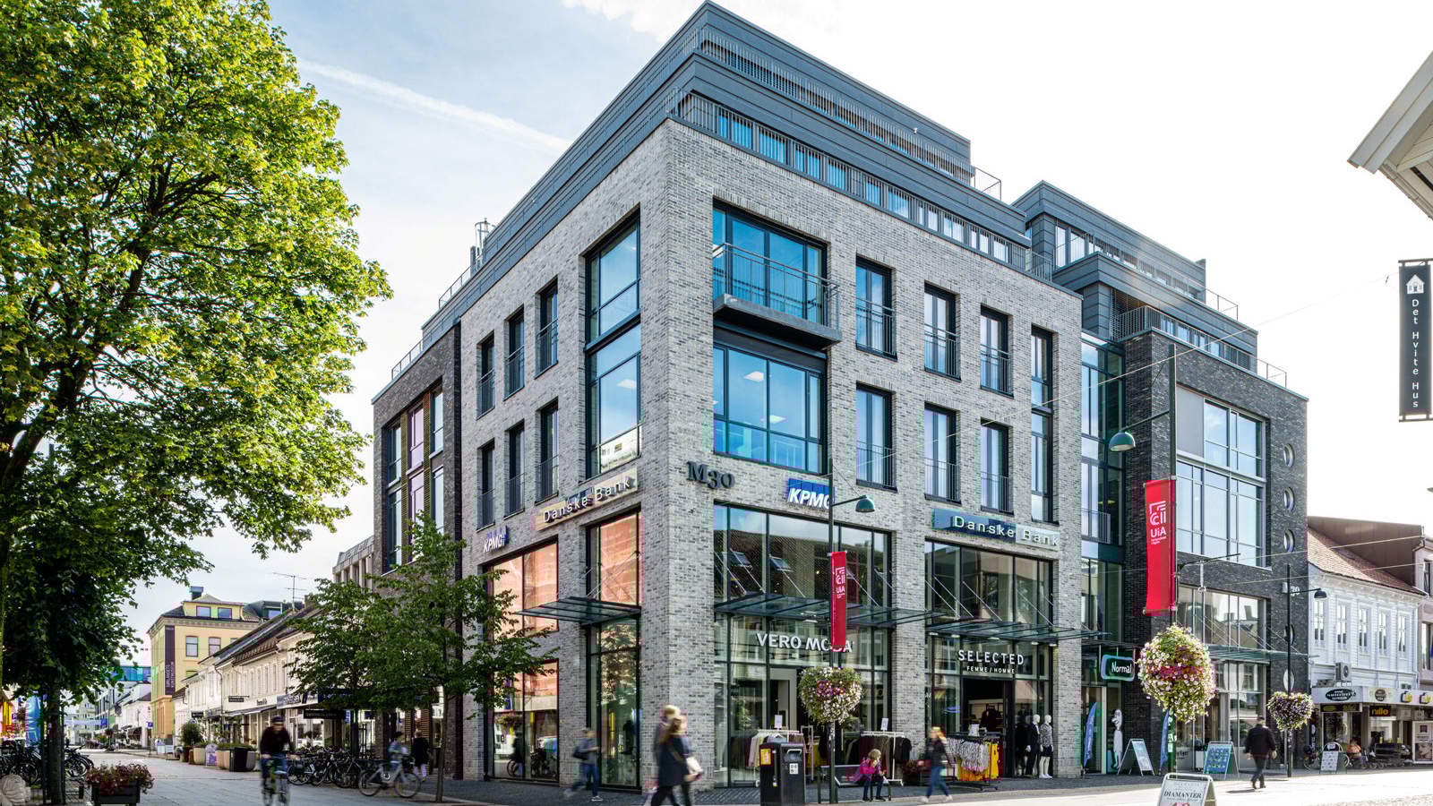 69277c3598944e758ffeca6d6d924a4d@2